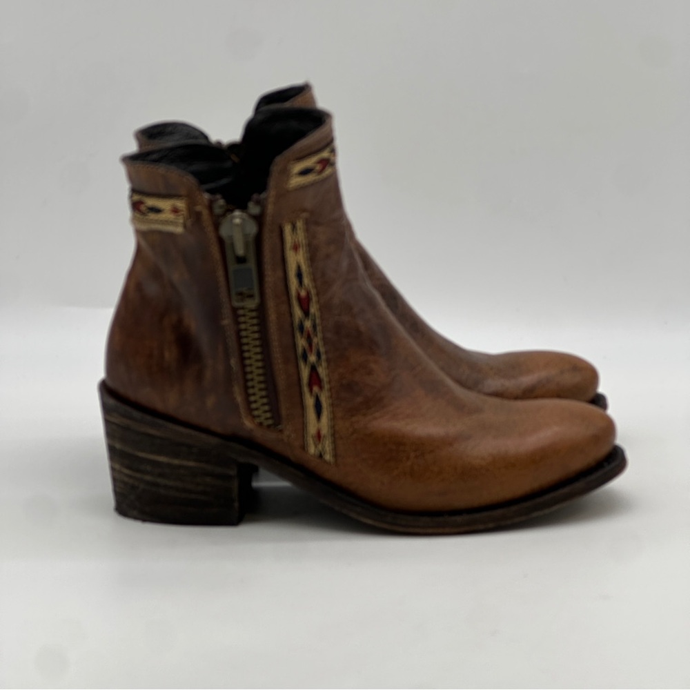Corral Distressed Leather Ankle Boots. Size 6.5